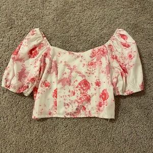 white and pink floral crop top puff sleeves